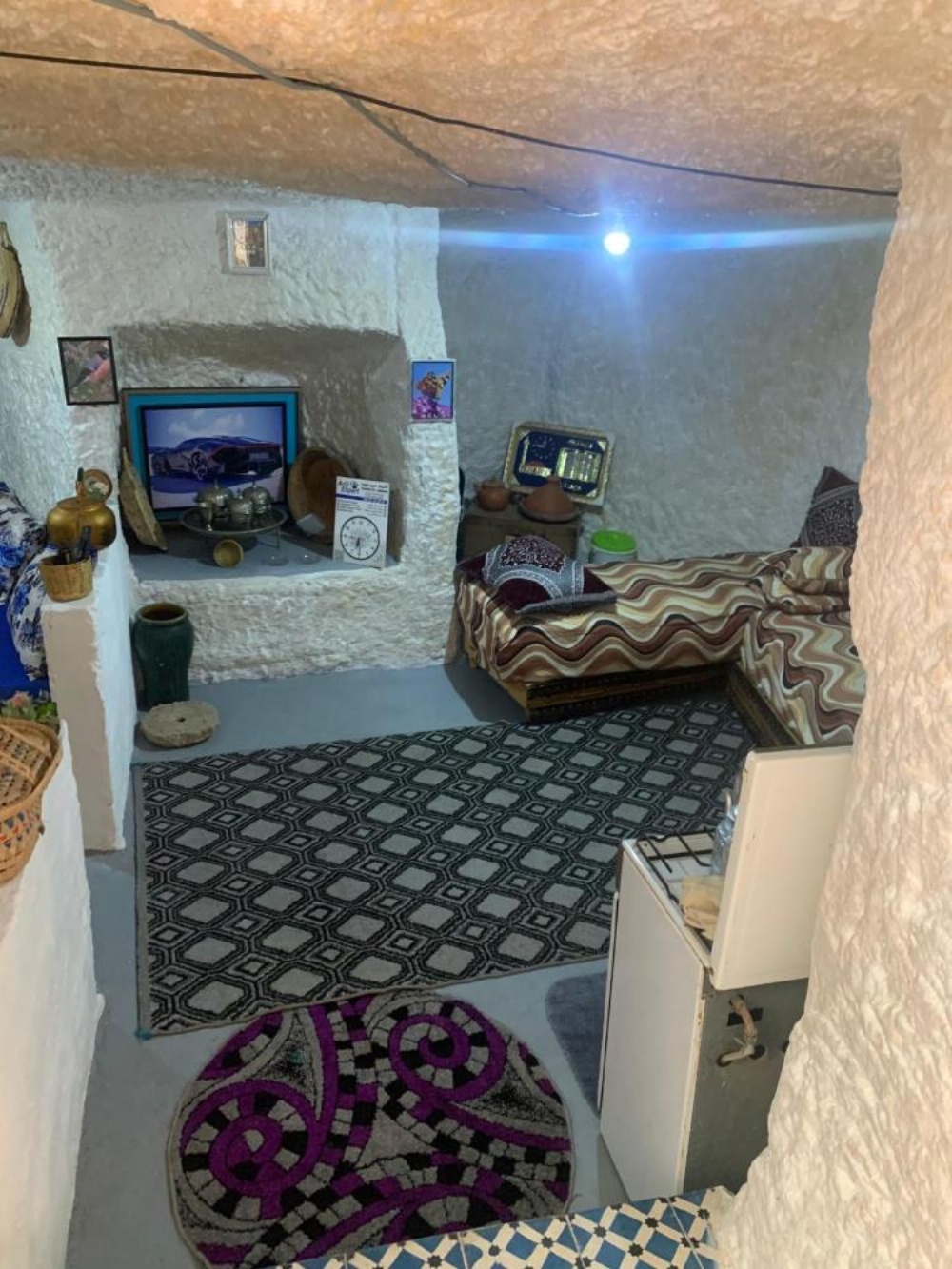 كهوف يحيى لسياحة والمبيت البهاليل